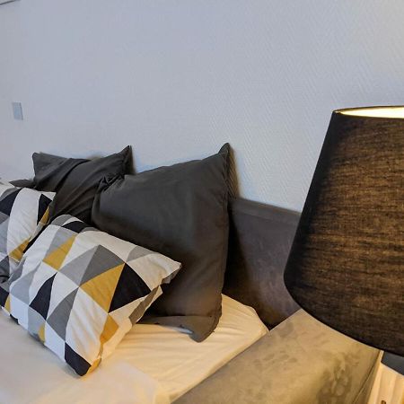 Paris Expo Suite Appartement & Parkings Dans Un Hotel 4 Etoiles, Porte De Versailles - Check In Autonome 24-7 Issy-les-Moulineaux Esterno foto