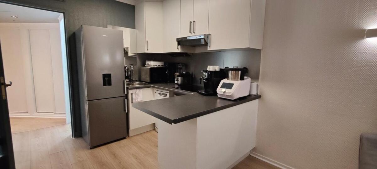 Paris Expo Suite Appartement & Parkings Dans Un Hotel 4 Etoiles, Porte De Versailles - Check In Autonome 24-7 Issy-les-Moulineaux Esterno foto