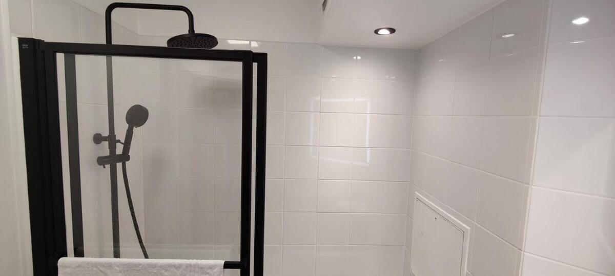Paris Expo Suite Appartement & Parkings Dans Un Hotel 4 Etoiles, Porte De Versailles - Check In Autonome 24-7 Issy-les-Moulineaux Esterno foto