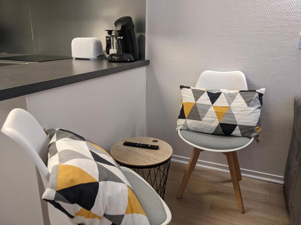 Paris Expo Suite Appartement & Parkings Dans Un Hotel 4 Etoiles, Porte De Versailles - Check In Autonome 24-7 Issy-les-Moulineaux Esterno foto